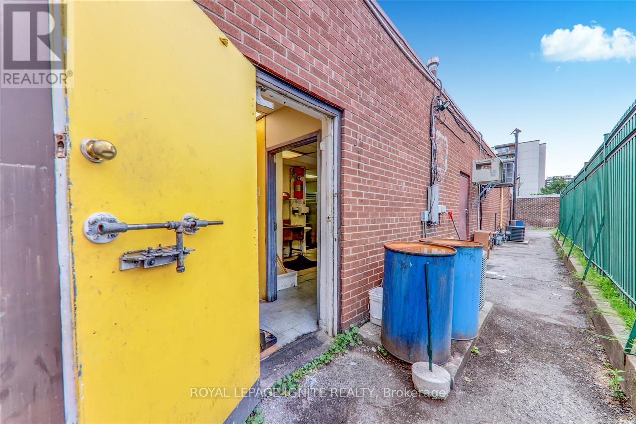 3859 Lawrence Avenue E, Toronto, Ontario  M1G 1R2 - Photo 36 - E9284835