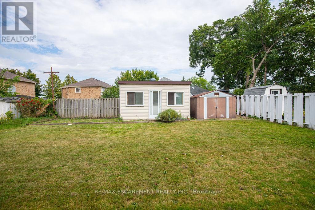 17 Ashwood Court, Hamilton (Stoney Creek), Ontario  L8E 3C9 - Photo 7 - X9284526