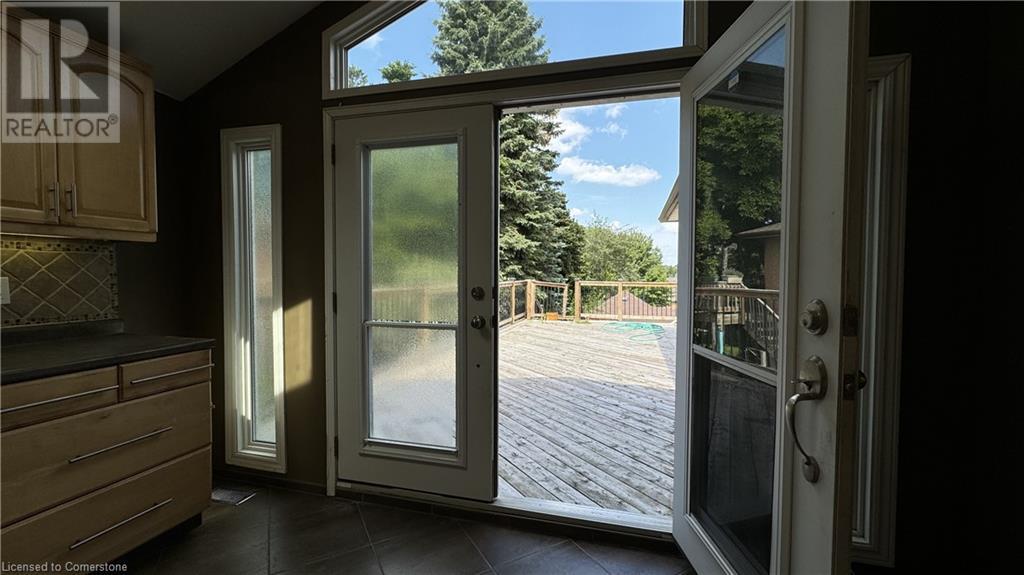 406 Erb Street W Unit# 1, Waterloo, Ontario  N2L 1W8 - Photo 5 - 40638859