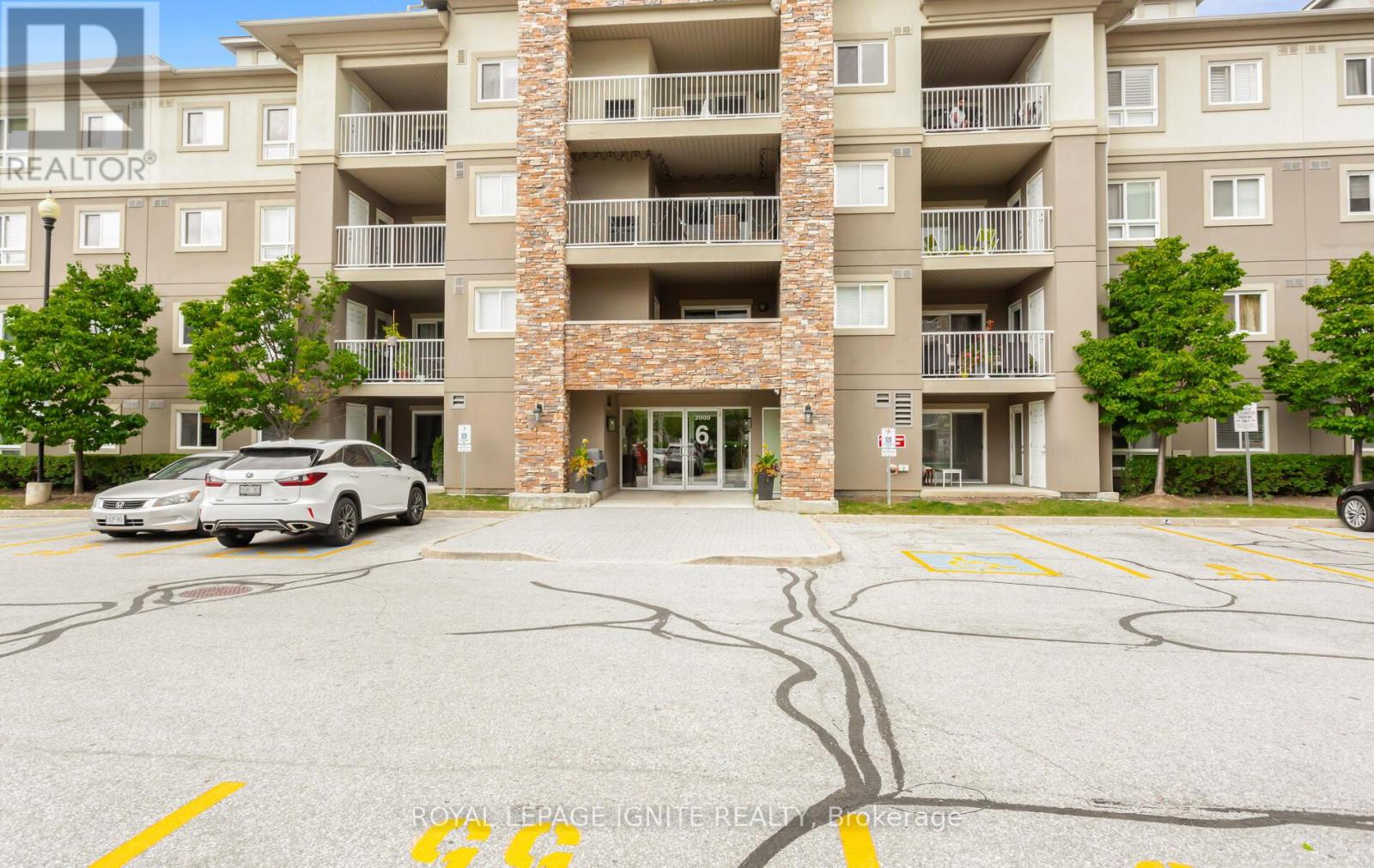 2101 - 6 Dayspring Circle, Brampton (Goreway Drive Corridor), Ontario  L6P 2Z6 - Photo 3 - W9284954