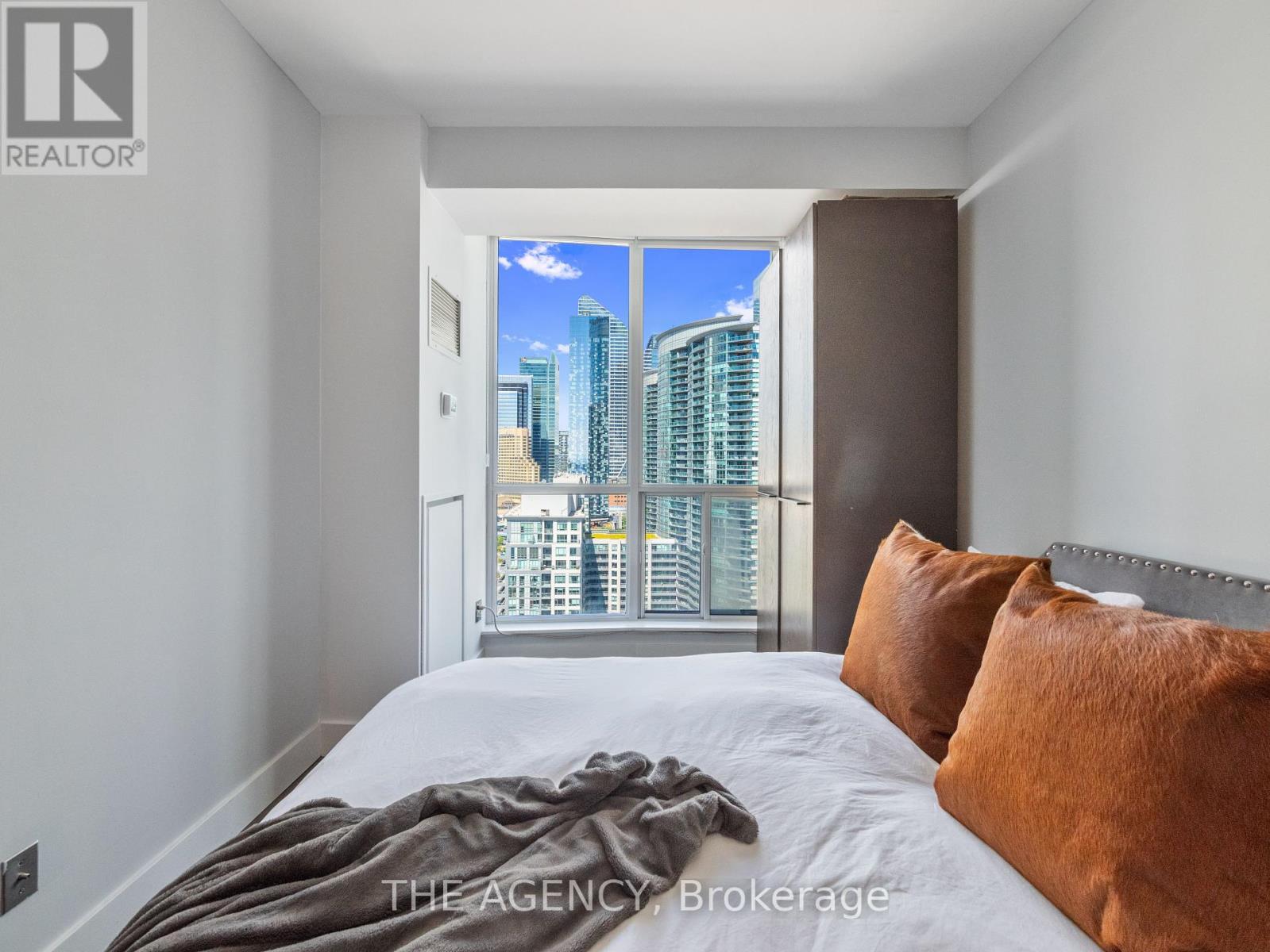 2201 - 218 Queens Quay W, Toronto, Ontario  M5J 2Y6 - Photo 10 - C9285097