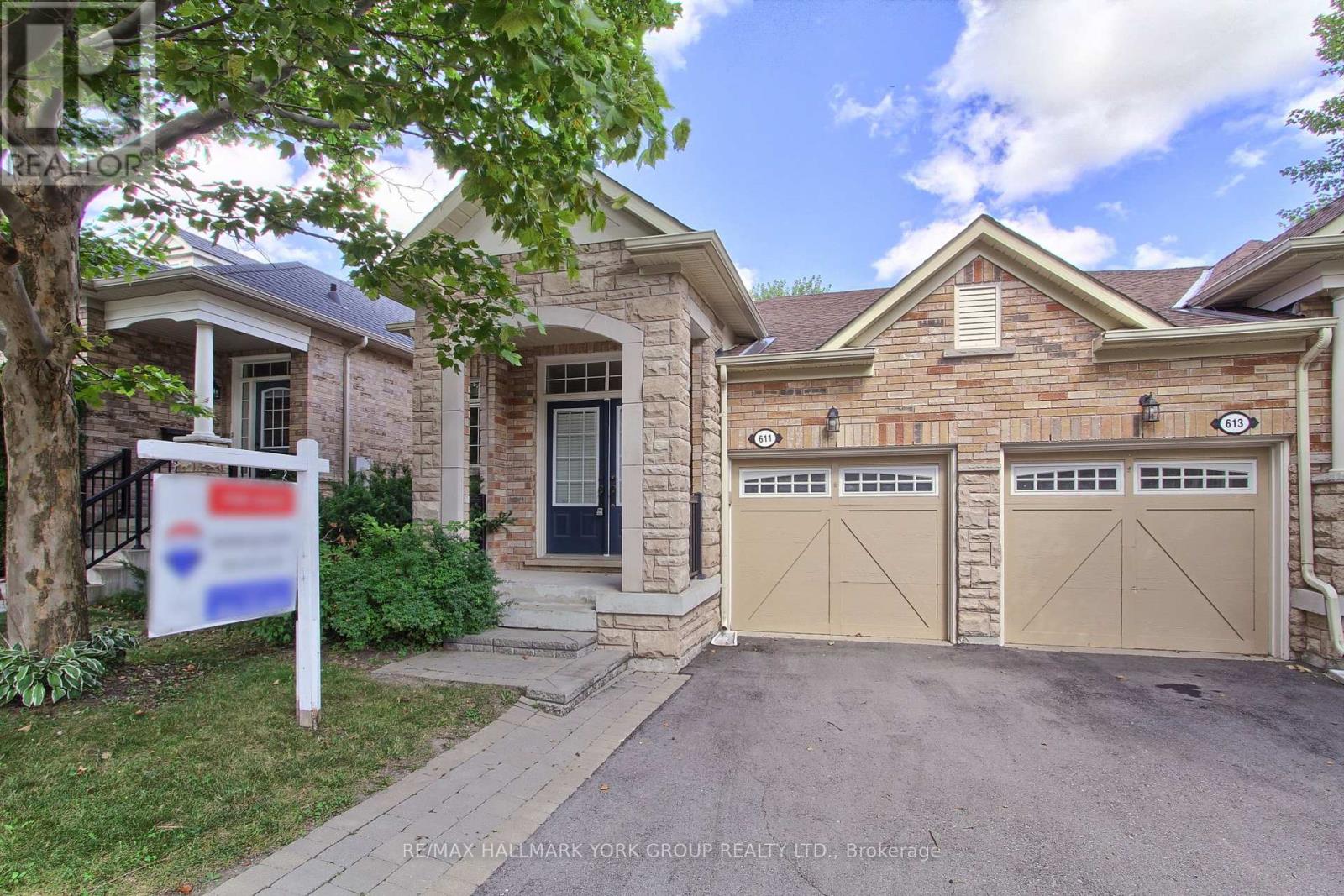 611 TAPESTRY LANE, newmarket (stonehaven-wyndham), Ontario