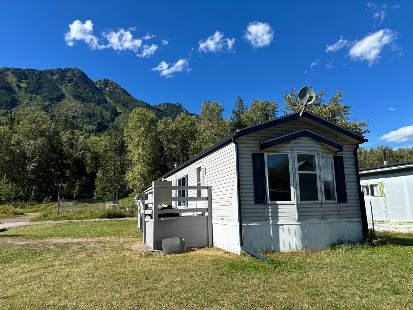 1759 Dicken Road Unit# 23, Fernie, British Columbia  V0B 1M5 - Photo 2 - 2479334