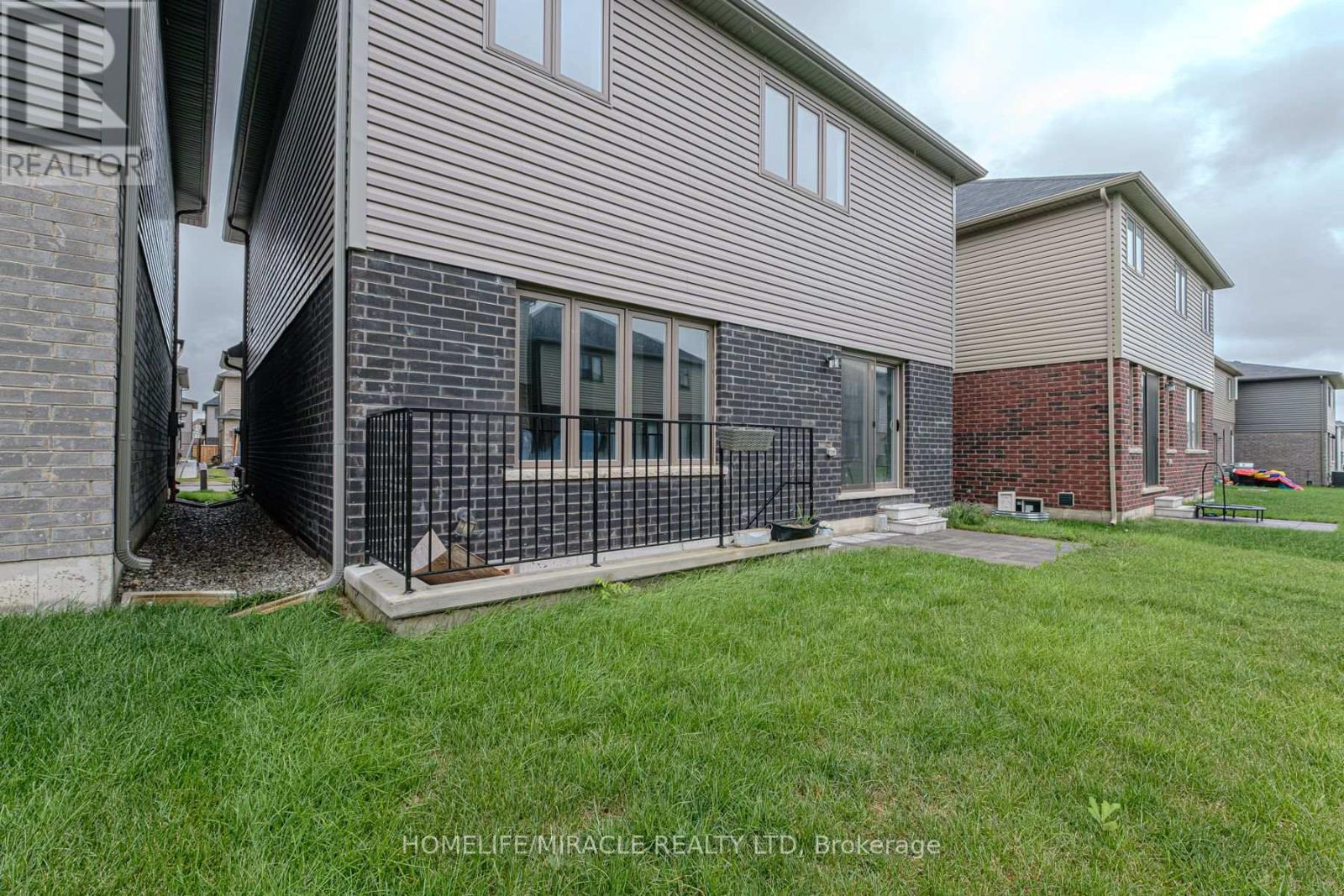 27 Mclaren Avenue, Brantford, Ontario  N3T 5L5 - Photo 39 - X9285409