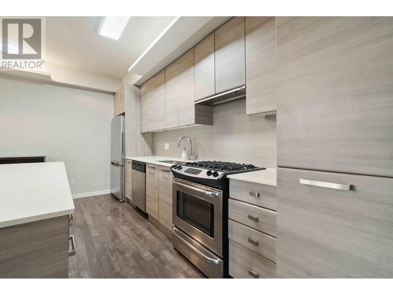 Listing Picture 8 of 11 : 8 6965 HASTINGS STREET, Burnaby / 本拿比 - 魯藝地產 Yvonne Lu Group - MLS Medallion Club Member