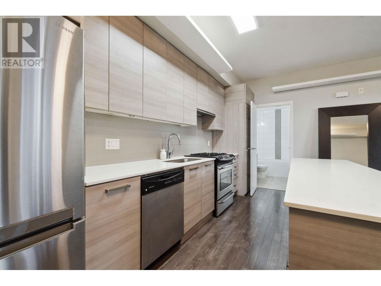 Listing Picture 11 of 11 : 8 6965 HASTINGS STREET, Burnaby / 本拿比 - 魯藝地產 Yvonne Lu Group - MLS Medallion Club Member