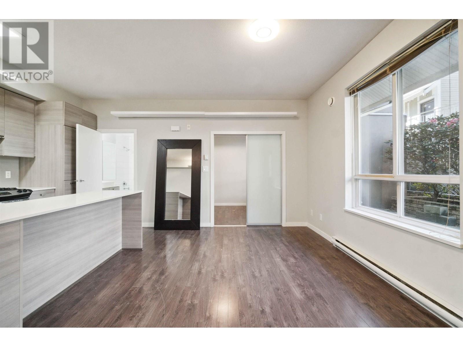Listing Picture 4 of 11 : 8 6965 HASTINGS STREET, Burnaby / 本拿比 - 魯藝地產 Yvonne Lu Group - MLS Medallion Club Member