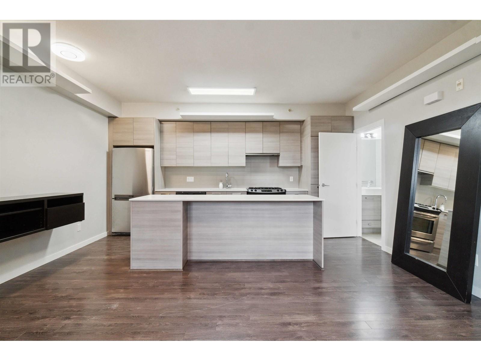 Listing Picture 6 of 11 : 8 6965 HASTINGS STREET, Burnaby / 本拿比 - 魯藝地產 Yvonne Lu Group - MLS Medallion Club Member