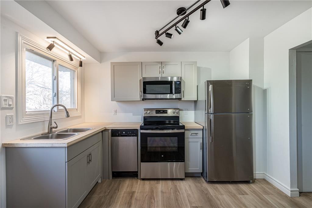 182 Golden Orchard Drive, Hamilton, Ontario  L9C 6J7 - Photo 3 - H4205311