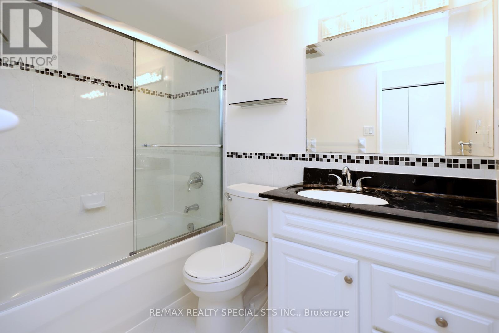 1602 - 820 Burnhamthorpe Road, Toronto, Ontario  M9C 4W1 - Photo 17 - W9293432