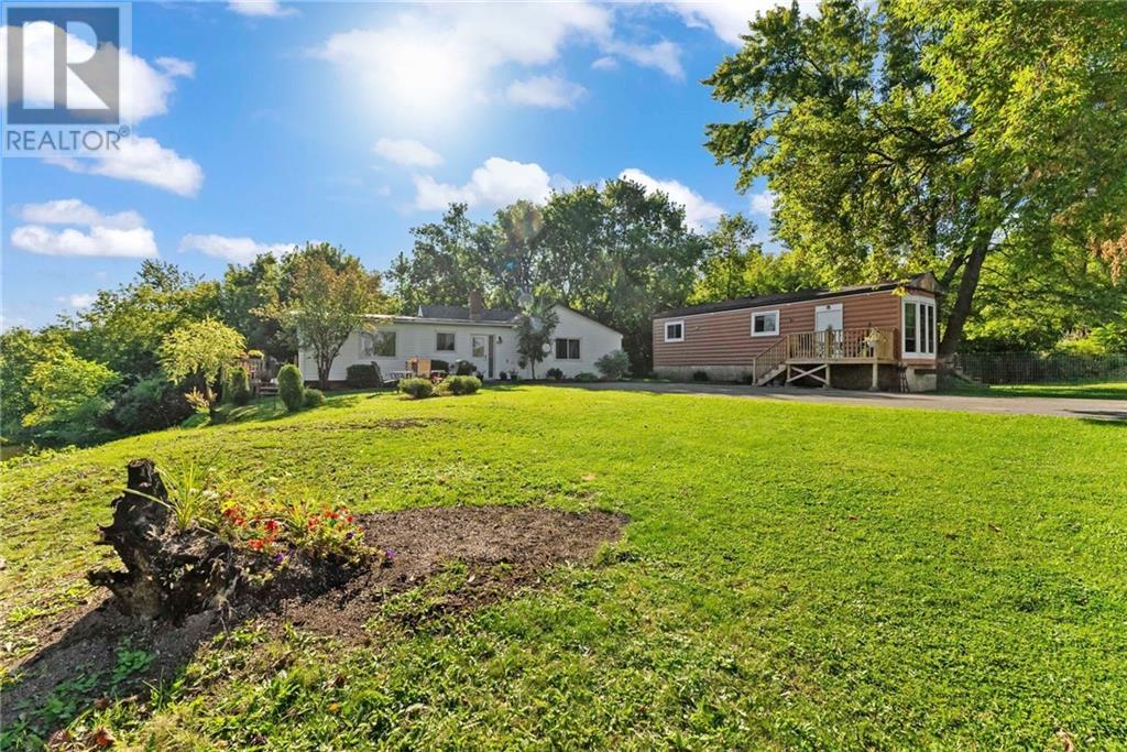 215 June Street, Renfrew, Ontario  K7V 2K2 - Photo 2 - 1409543