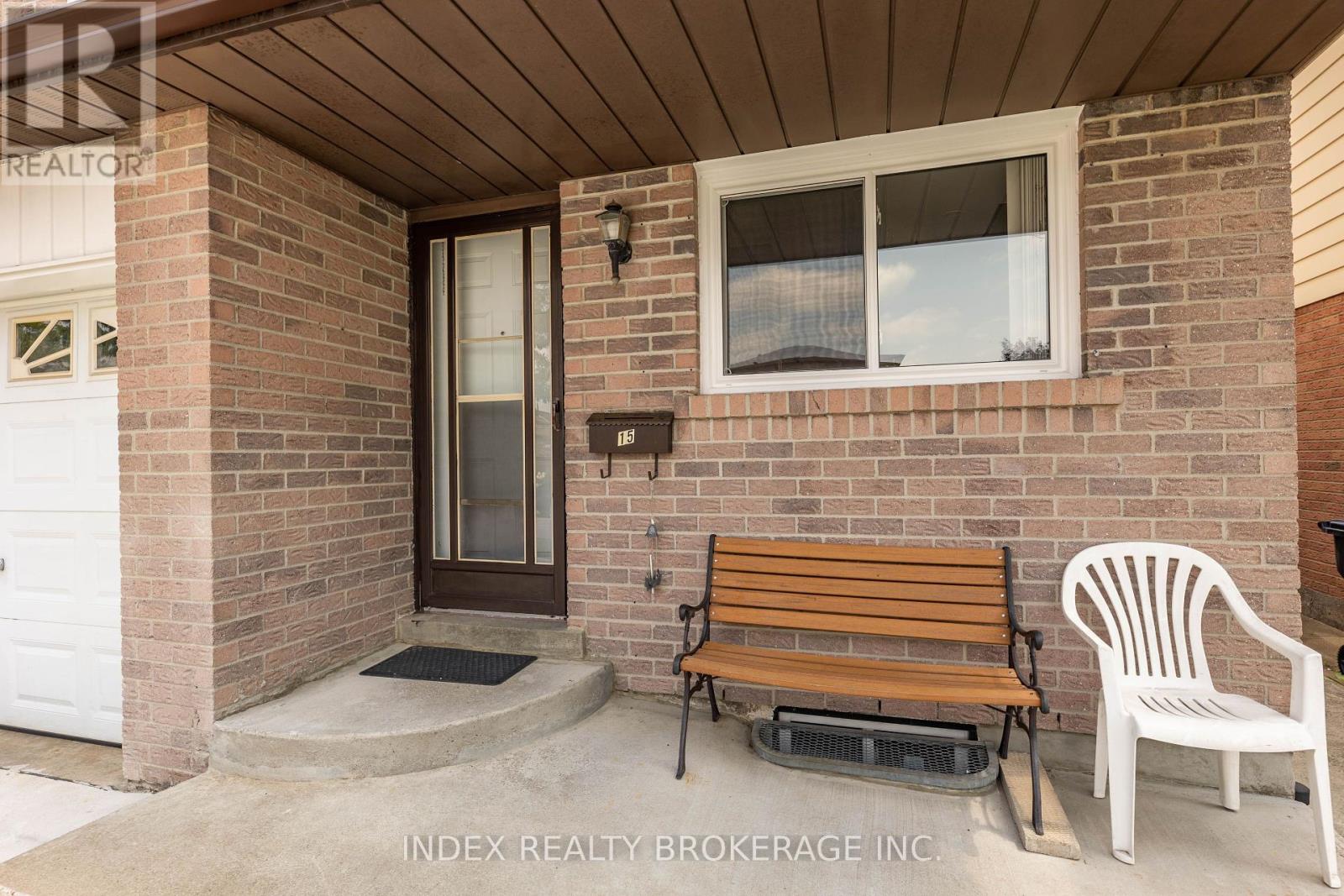 15 Franca Crescent, Toronto (Mount Olive-Silverstone-Jamestown), Ontario  M9V 4S1 - Photo 2 - W9293475