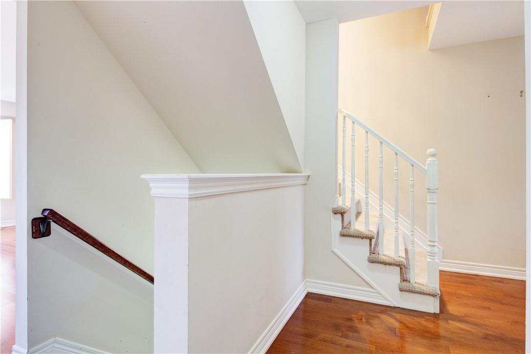 6411 Shapton Crescent, Niagara Falls, Ontario  L2H 0B3 - Photo 4 - H4205304