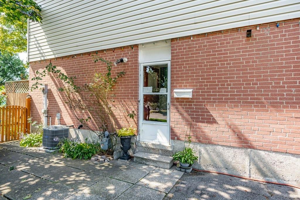 2126 Pashak Court, Mississauga, Ontario  L5A 1H7 - Photo 4 - H4205218