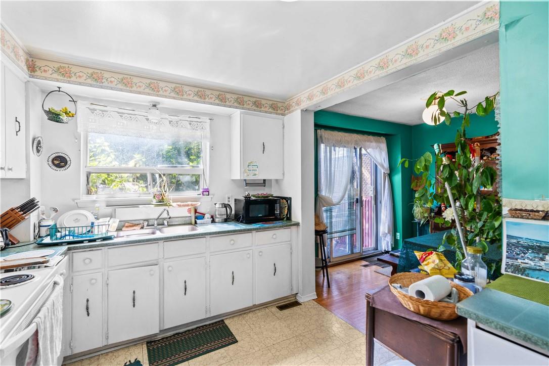 2126 Pashak Court, Mississauga, Ontario  L5A 1H7 - Photo 9 - H4205218