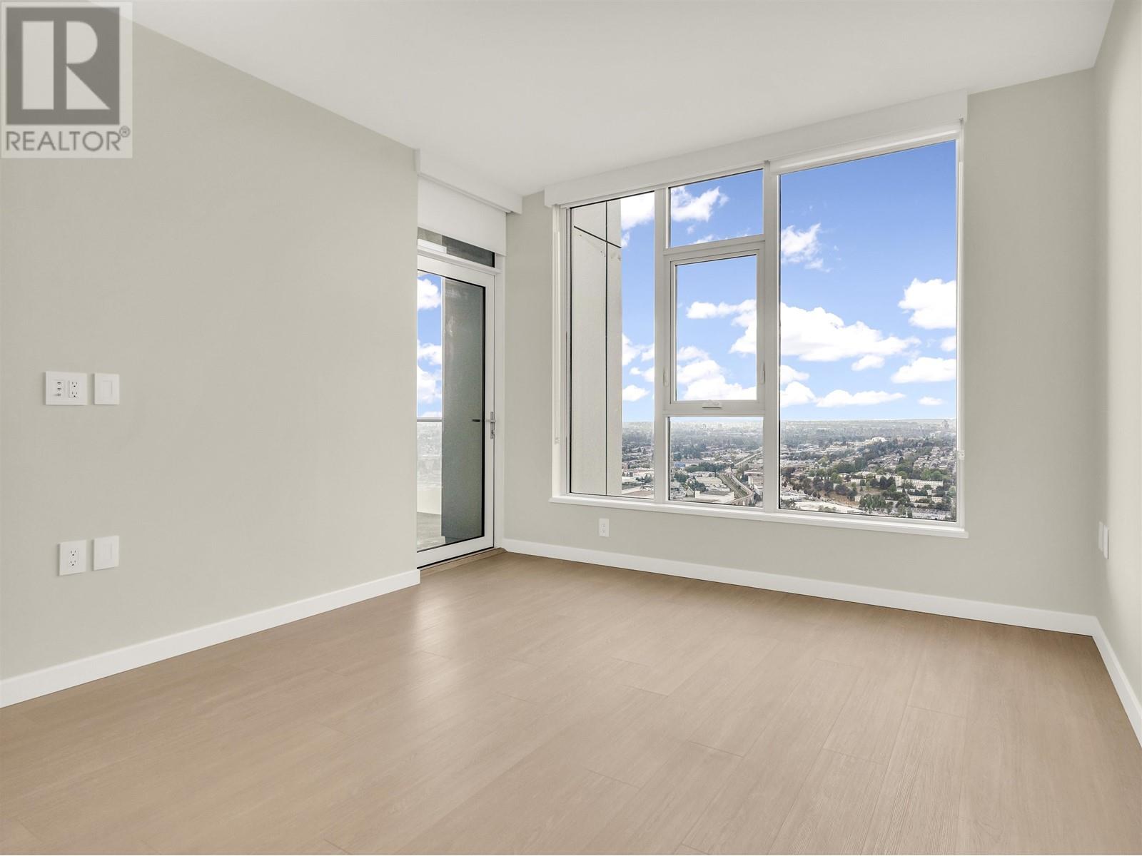 Listing Picture 3 of 31 : 4709 2186 GILMORE AVENUE, Burnaby / 本拿比 - 魯藝地產 Yvonne Lu Group - MLS Medallion Club Member
