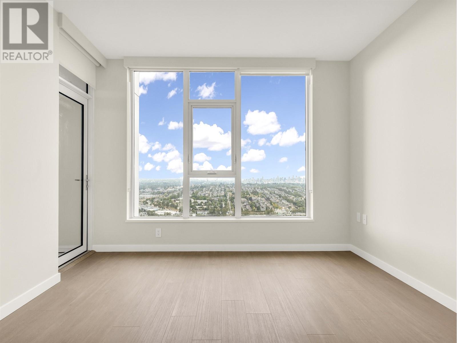 Listing Picture 2 of 31 : 4709 2186 GILMORE AVENUE, Burnaby / 本拿比 - 魯藝地產 Yvonne Lu Group - MLS Medallion Club Member
