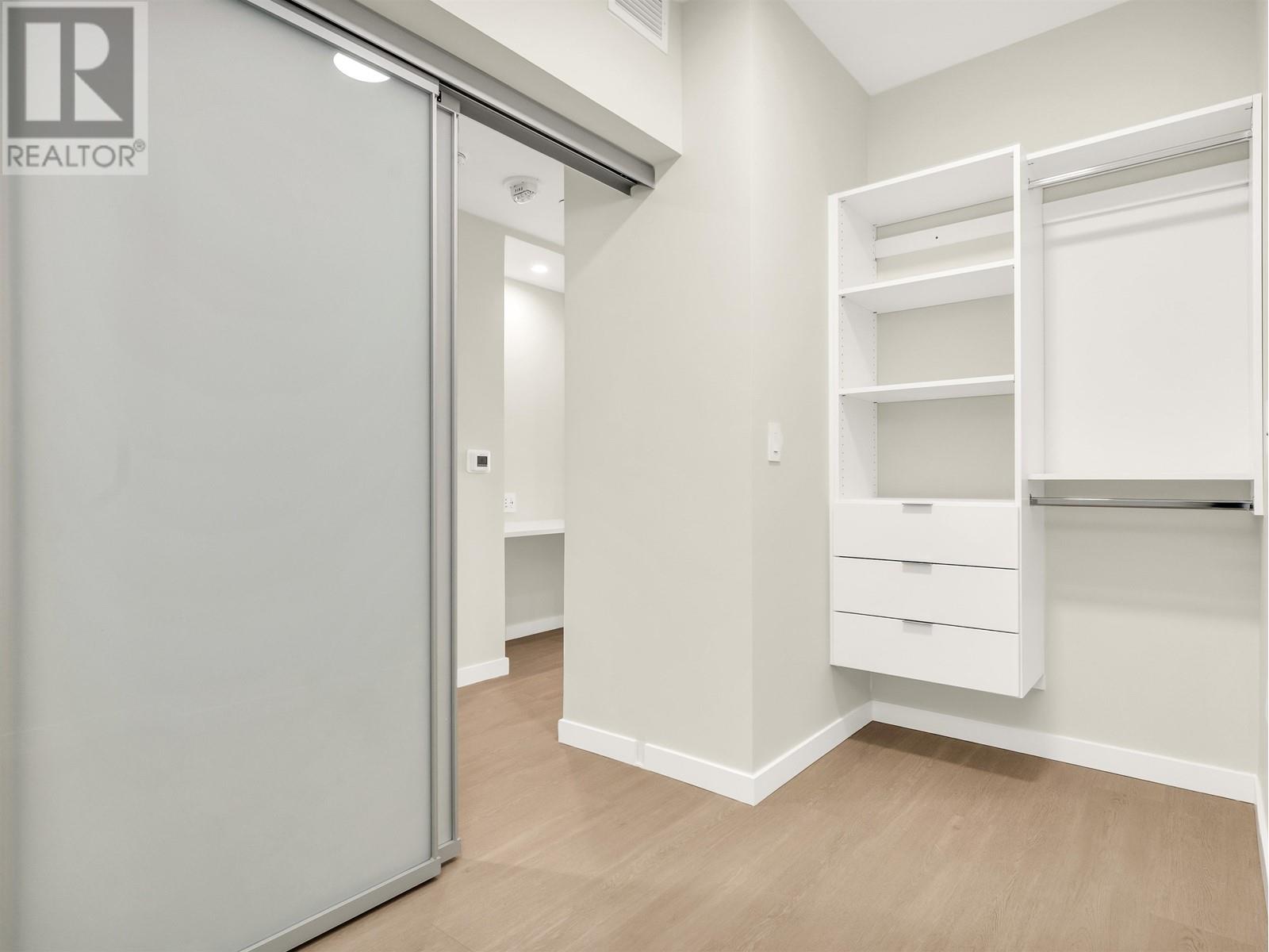 Listing Picture 16 of 31 : 4709 2186 GILMORE AVENUE, Burnaby / 本拿比 - 魯藝地產 Yvonne Lu Group - MLS Medallion Club Member