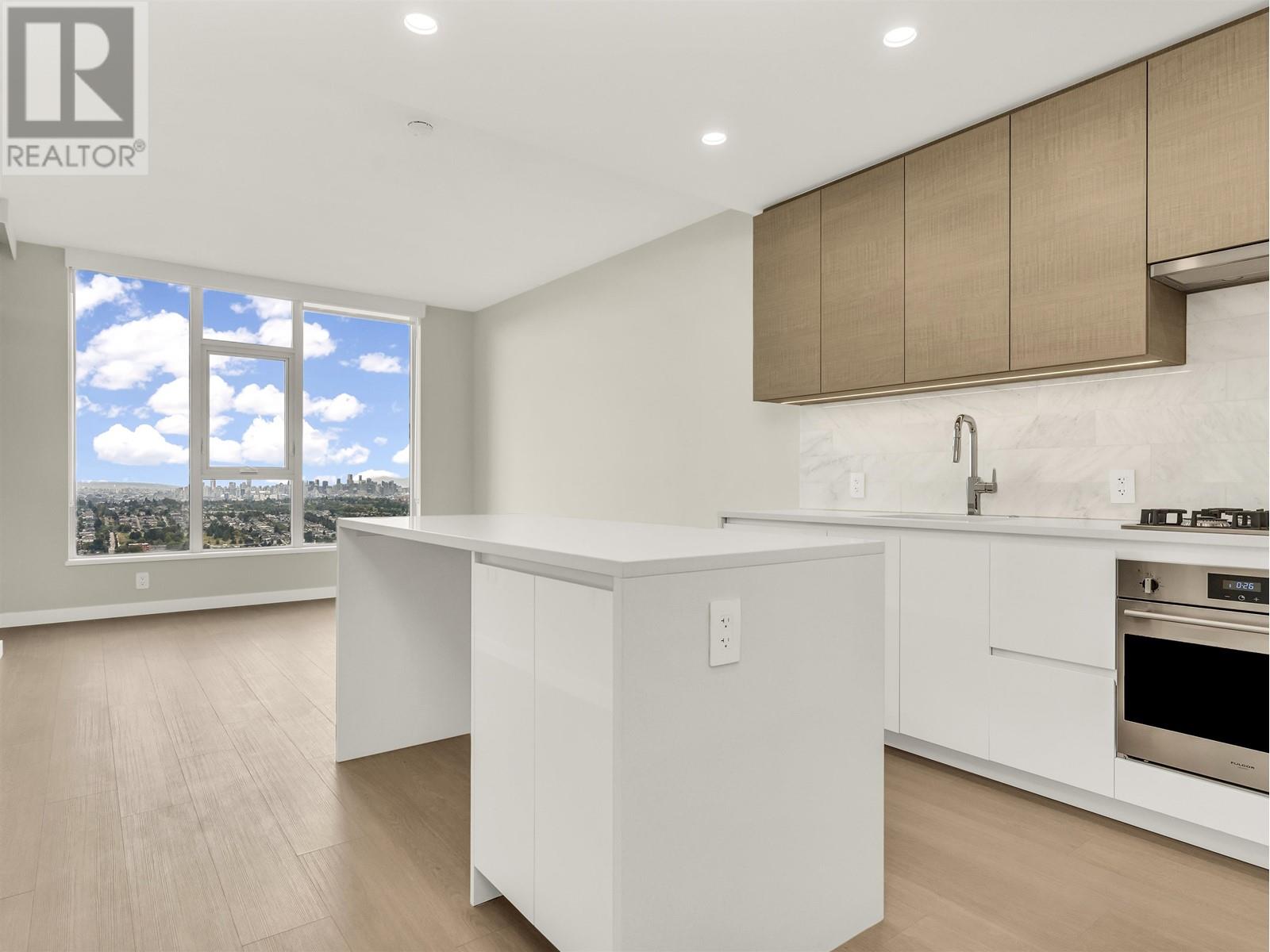 Listing Picture 4 of 31 : 4709 2186 GILMORE AVENUE, Burnaby / 本拿比 - 魯藝地產 Yvonne Lu Group - MLS Medallion Club Member