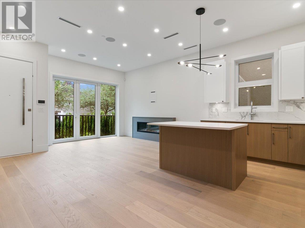 4687 W 15th Avenue, Vancouver, British Columbia  V6R 3B5 - Photo 2 - R2918523