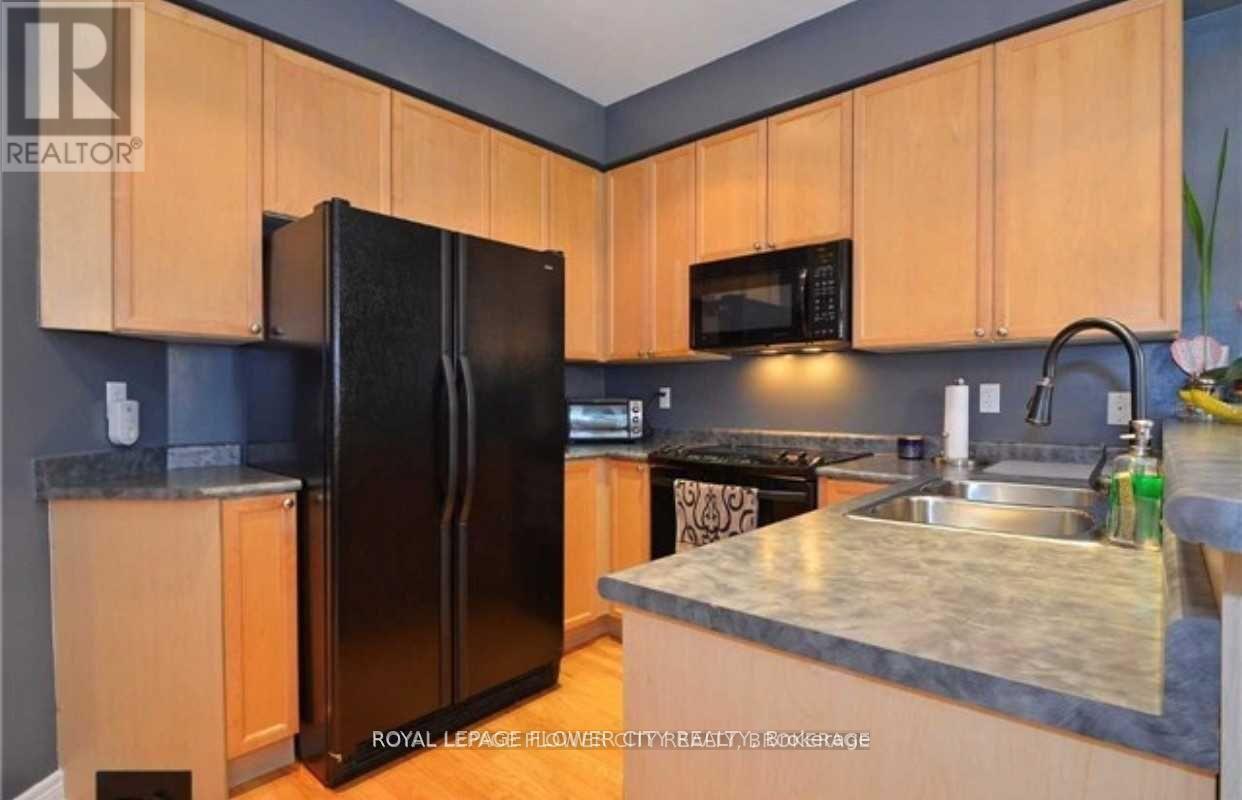 37 Blue Diamond Drive, Brampton, Ontario  L6S 6J2 - Photo 7 - W9294109
