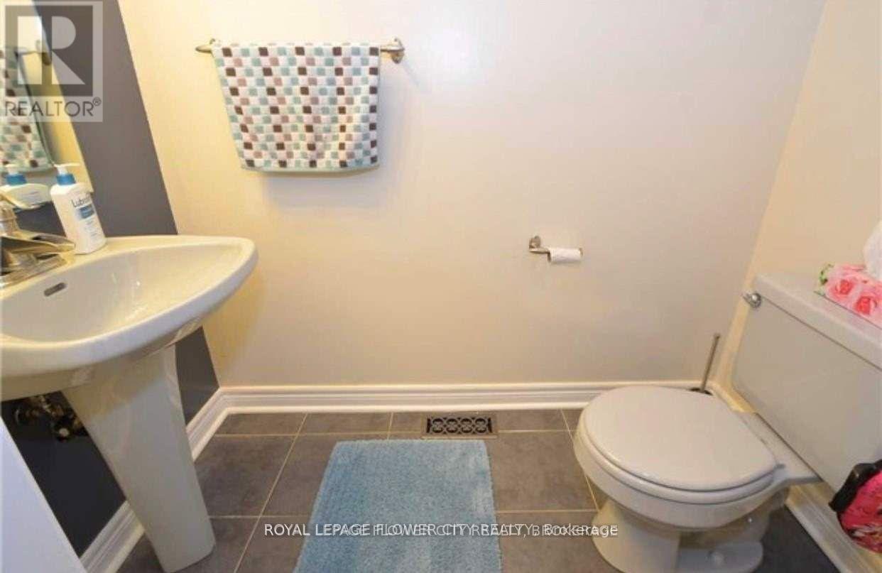 37 Blue Diamond Drive, Brampton, Ontario  L6S 6J2 - Photo 9 - W9294109