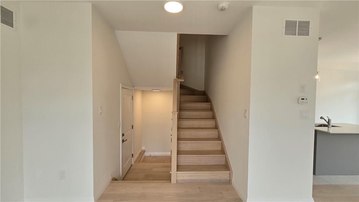 27 Cherry Blossom Heights, Hamilton, Ontario  L9B 0K6 - Photo 8 - H4205326