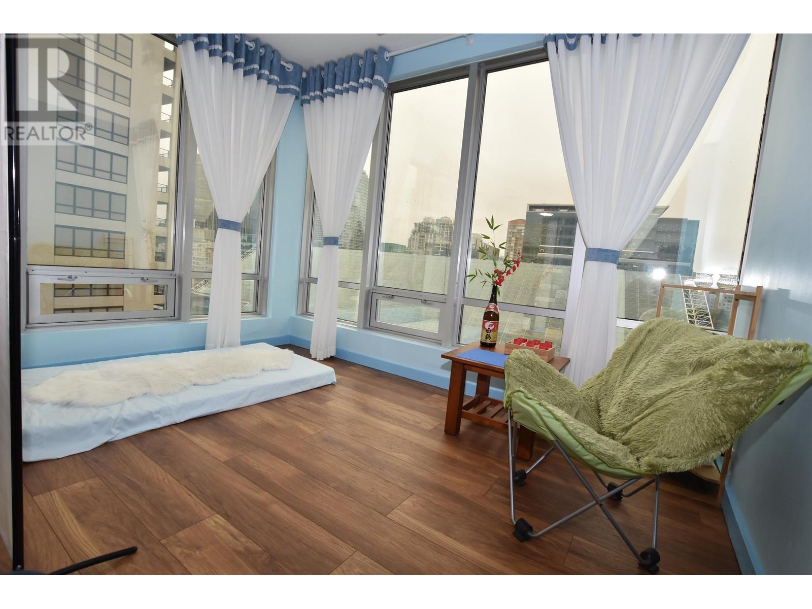 Listing Picture 3 of 12 : 614 989 NELSON STREET, Vancouver / 溫哥華 - 魯藝地產 Yvonne Lu Group - MLS Medallion Club Member