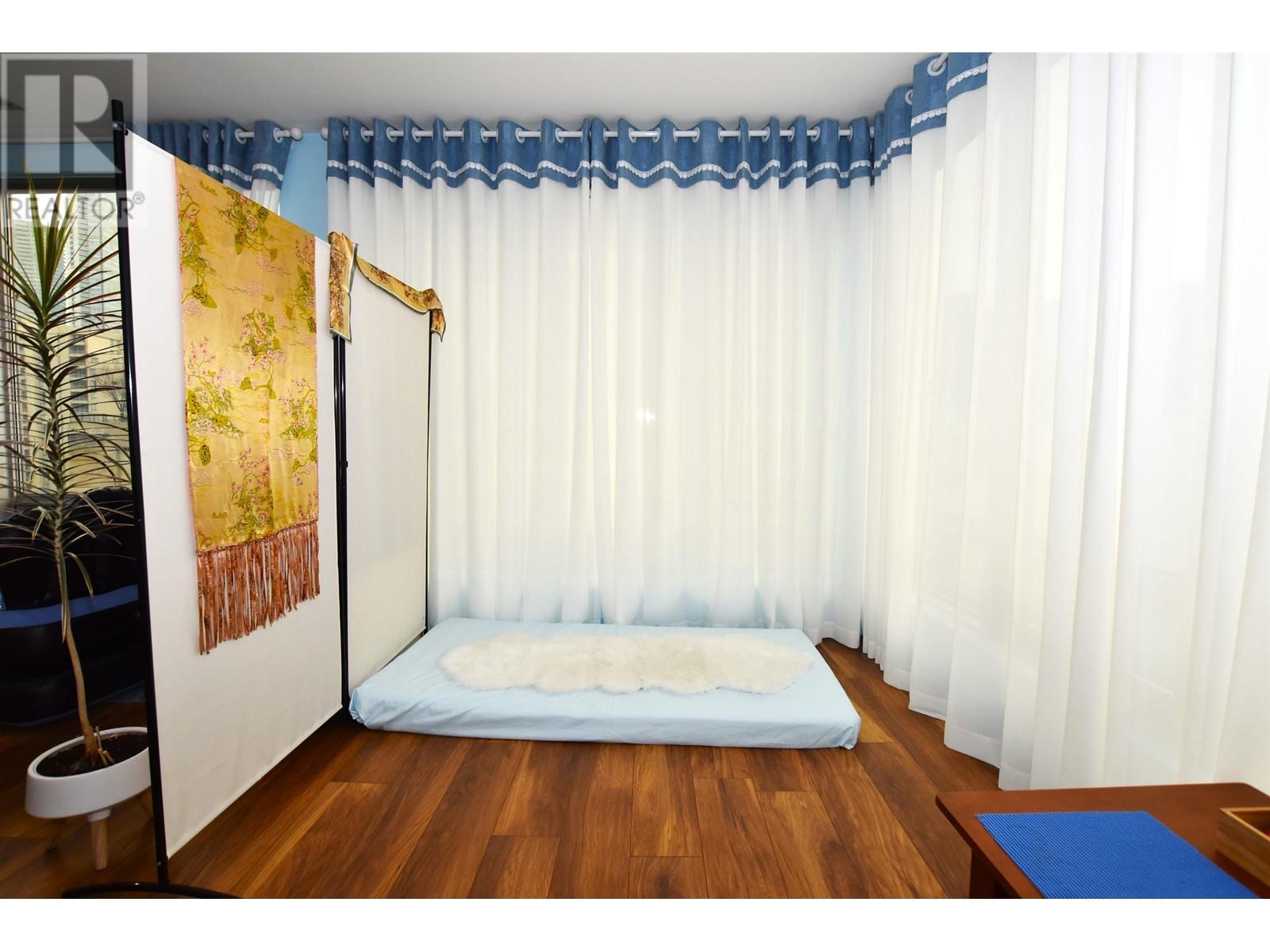 Listing Picture 5 of 12 : 614 989 NELSON STREET, Vancouver / 溫哥華 - 魯藝地產 Yvonne Lu Group - MLS Medallion Club Member