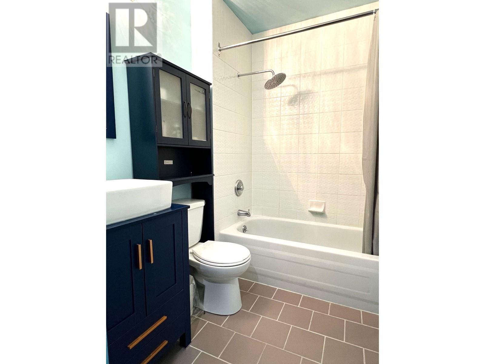 Listing Picture 8 of 12 : 614 989 NELSON STREET, Vancouver / 溫哥華 - 魯藝地產 Yvonne Lu Group - MLS Medallion Club Member