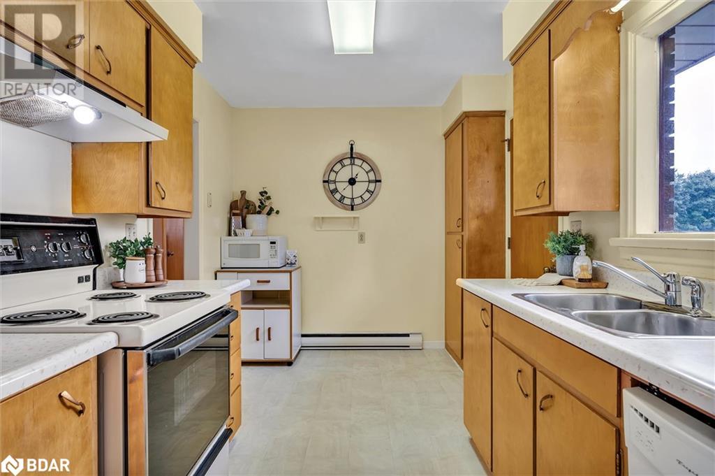 28 Bond Street E, Fenelon Falls, Ontario  K0M 1N0 - Photo 13 - 40640126