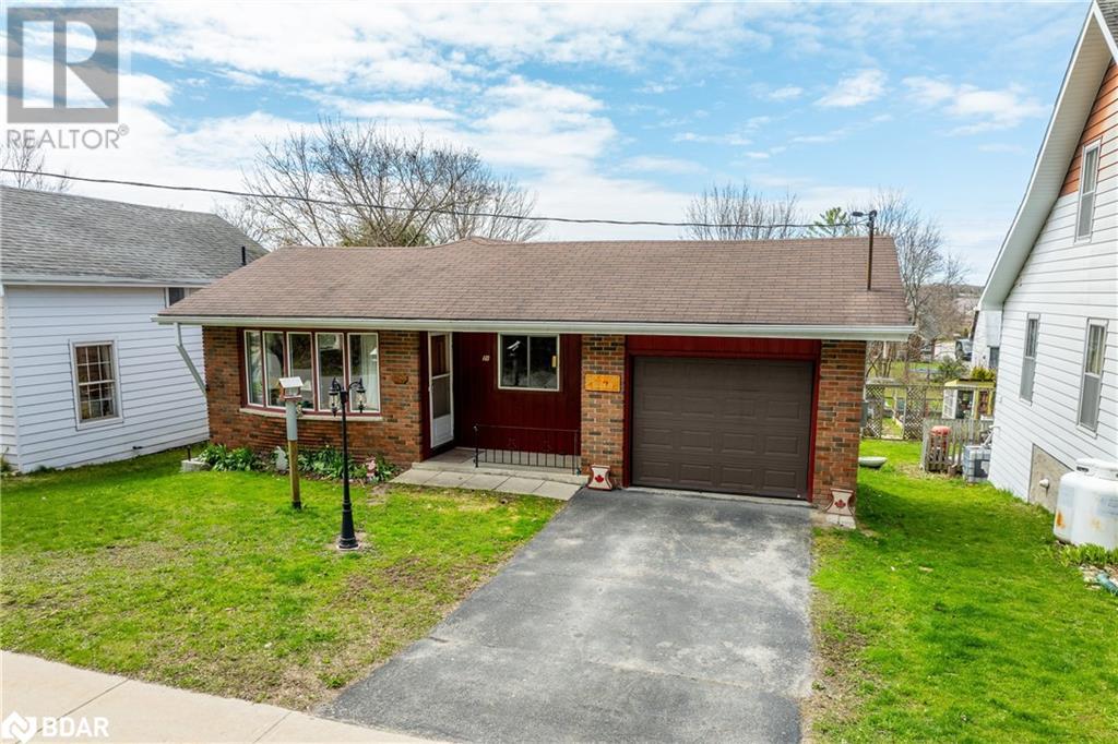 28 Bond Street E, Fenelon Falls, Ontario  K0M 1N0 - Photo 2 - 40640126