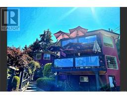 8626 Lochside Dr, north saanich, British Columbia