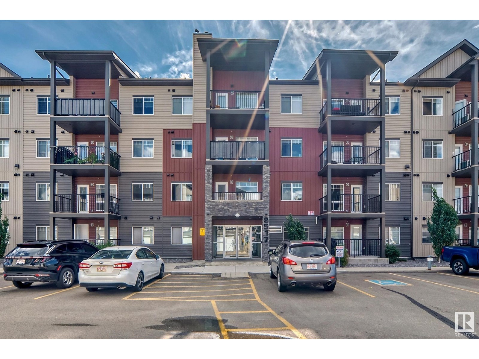 #305 9517 160 Av Nw, Edmonton, Alberta  T5Z 0N1 - Photo 1 - E4404443