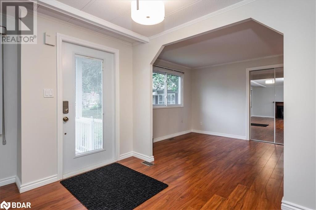 1 Elm Court, Innisfil, Ontario  L9S 1M8 - Photo 3 - 40637168