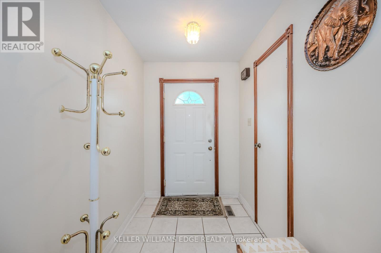 163 Briarwood Avenue, Toronto, Ontario  M9W 6C9 - Photo 5 - W9294360