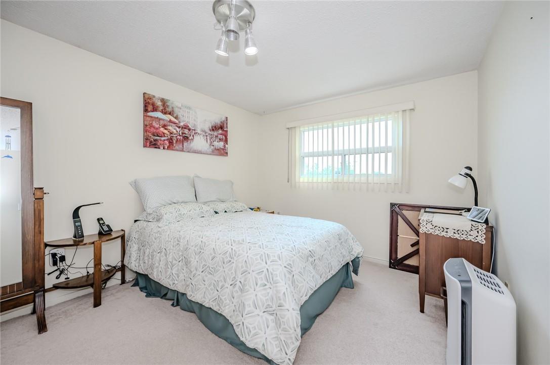 163 Briarwood Avenue, Toronto, Ontario  M9W 6C9 - Photo 19 - H4205328