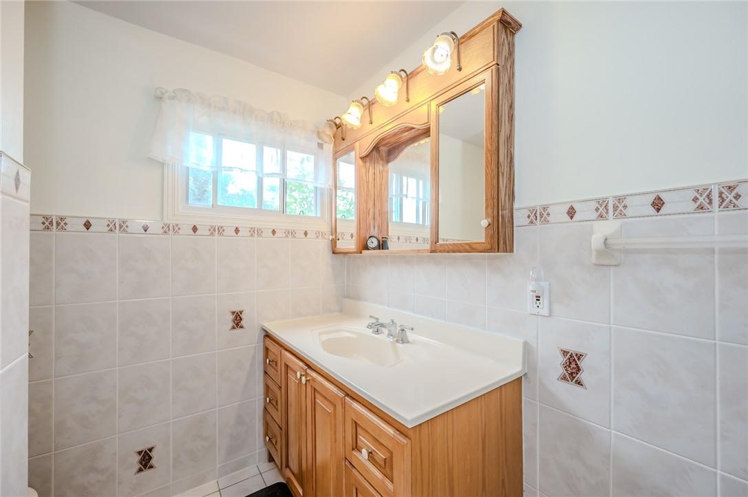 163 Briarwood Avenue, Toronto, Ontario  M9W 6C9 - Photo 23 - H4205328