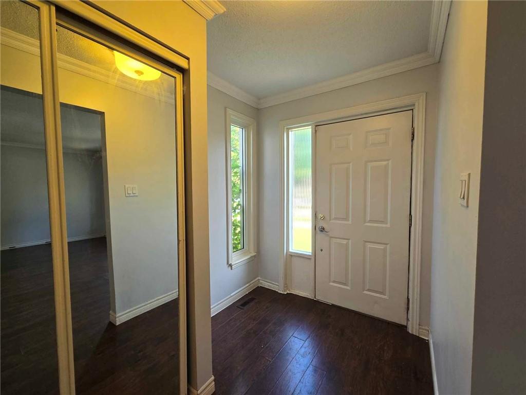 128 Carlyle Drive, Kitchener, Ontario  N2P 1N6 - Photo 2 - H4203354