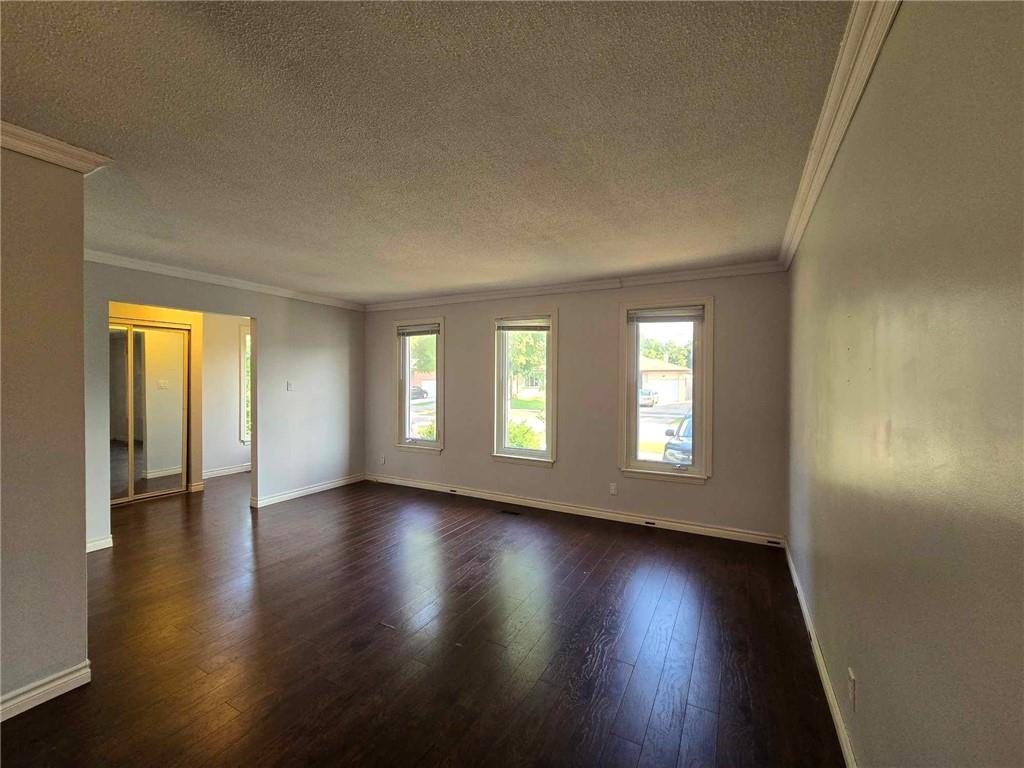 128 Carlyle Drive, Kitchener, Ontario  N2P 1N6 - Photo 3 - H4203354