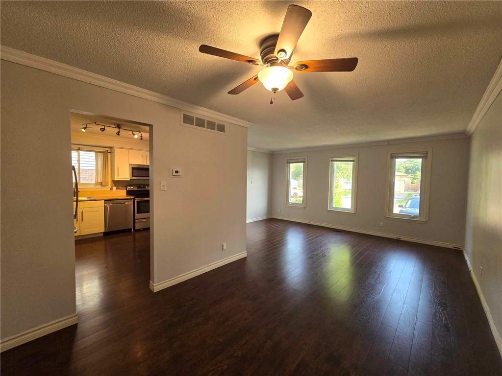 128 Carlyle Drive, Kitchener, Ontario  N2P 1N6 - Photo 4 - H4203354