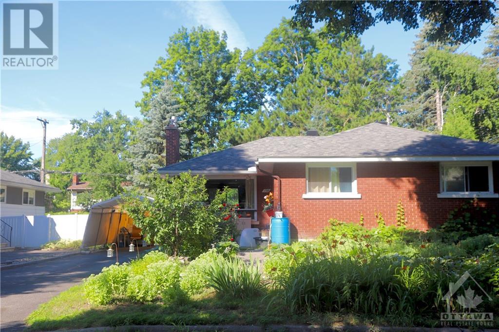 738 Manitou Drive, Ottawa, Ontario  K2A 3C7 - Photo 1 - 1408897