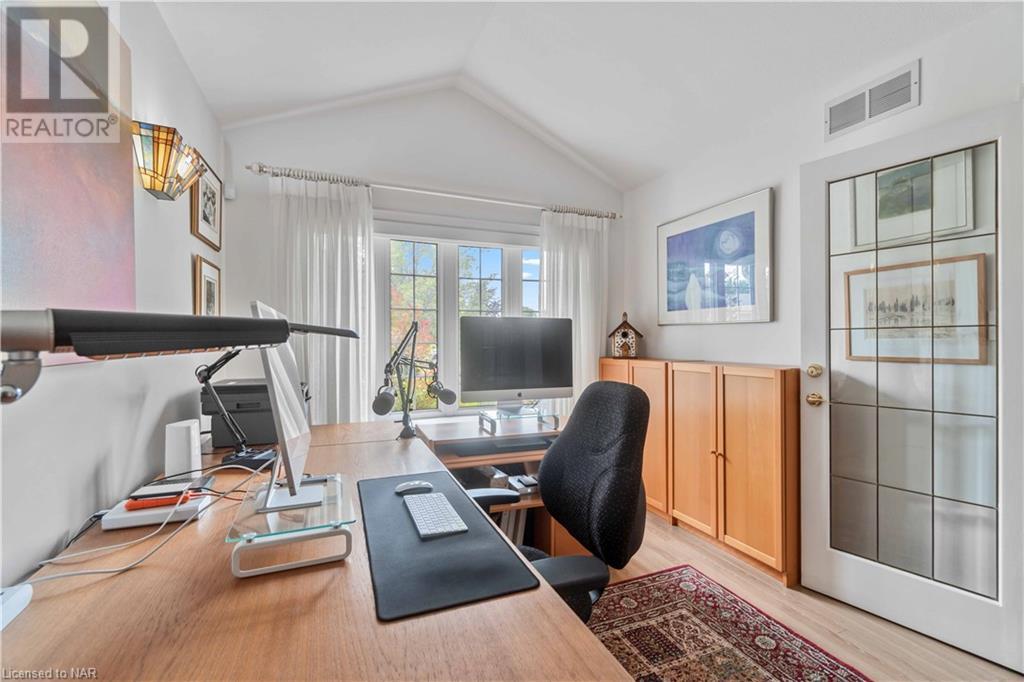 47 Stonegate Place, Fonthill, Ontario  L0S 1E3 - Photo 4 - 40638550