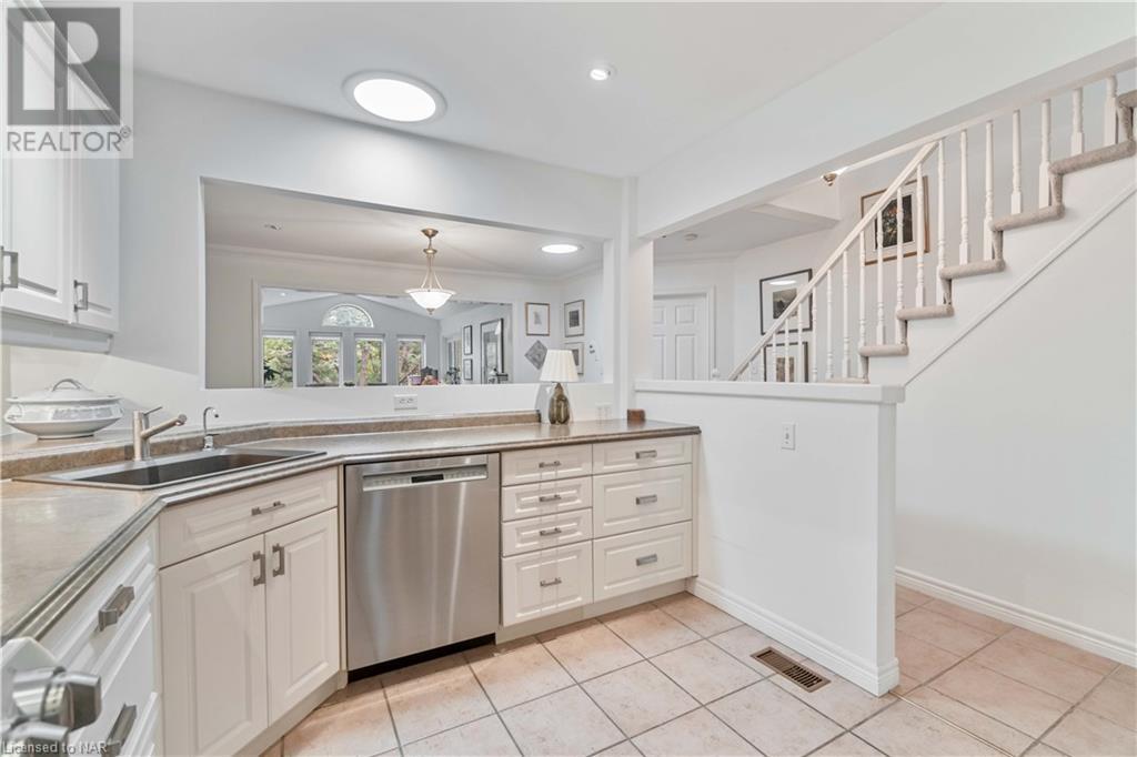 47 Stonegate Place, Fonthill, Ontario  L0S 1E3 - Photo 11 - 40638550