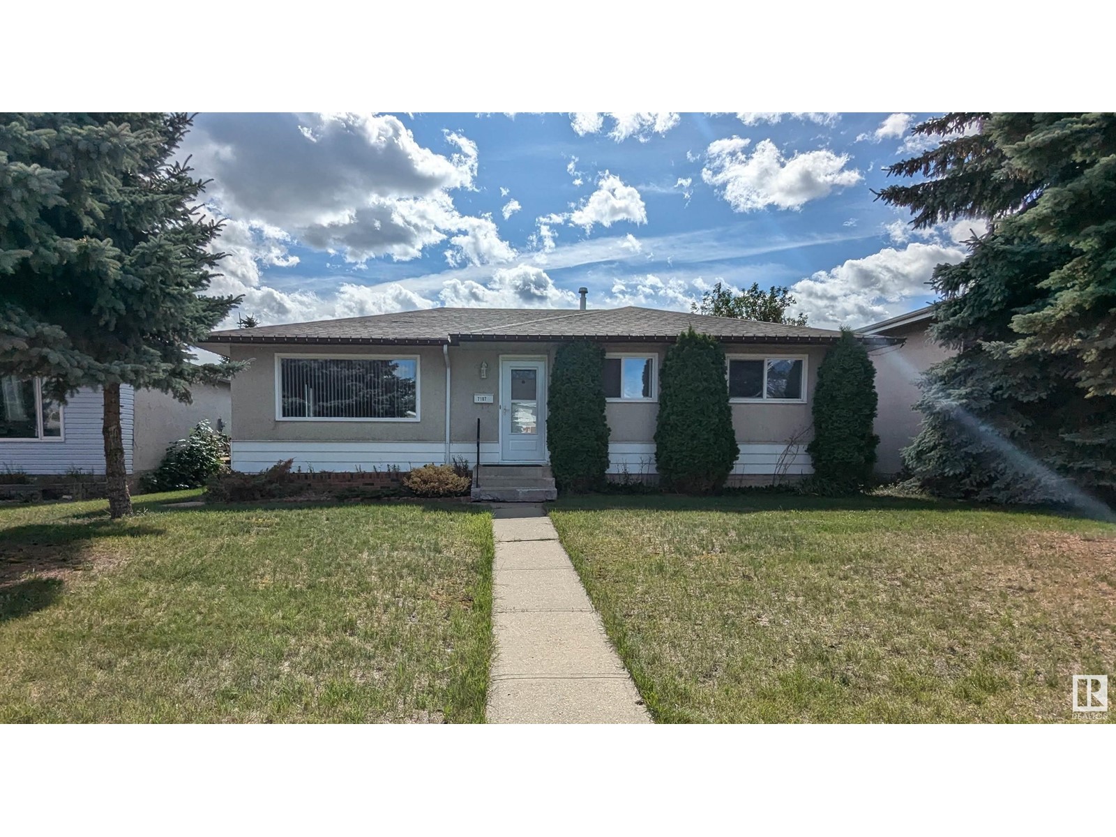 7107 139 Av Nw, Edmonton, Alberta  T5C 2M3 - Photo 1 - E4404463