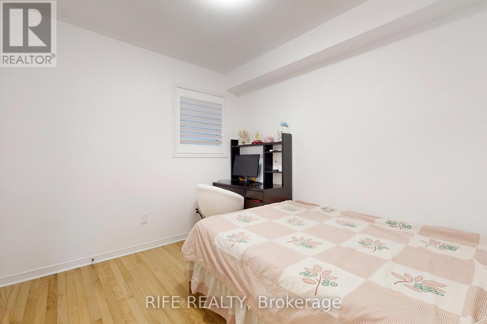 32 Odoardo Disanto Circle, Toronto (Downsview-Roding-Cfb), Ontario  M3L 0E7 - Photo 15 - W9294597