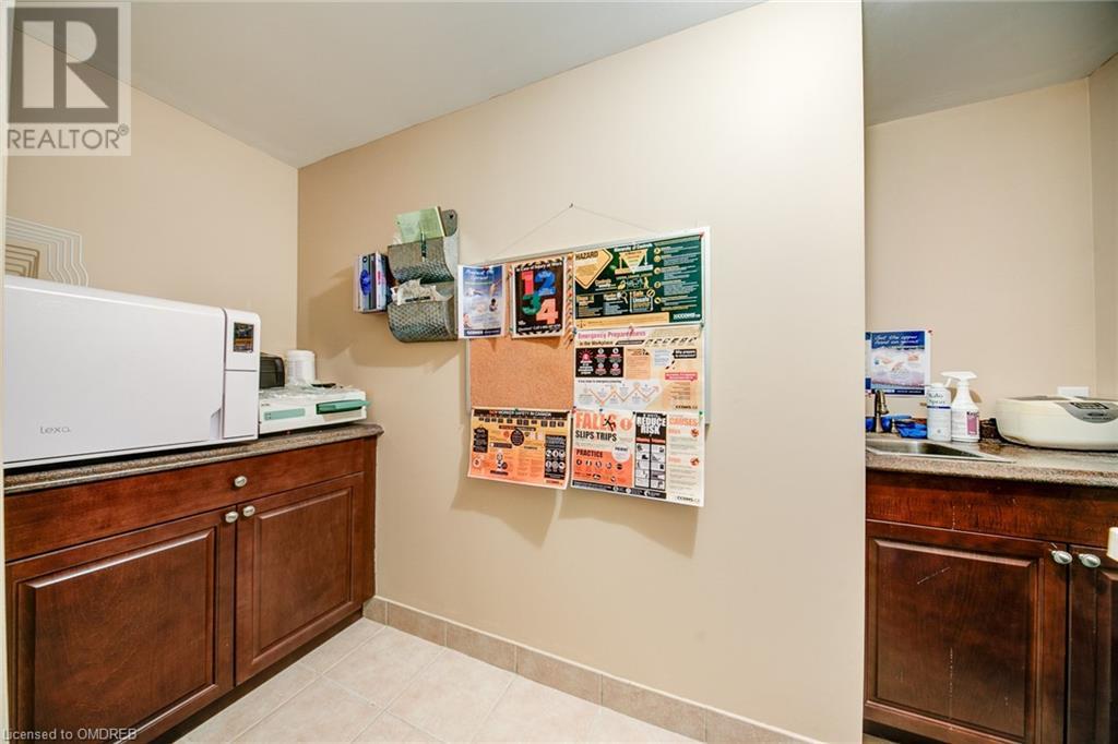 120 Bronte Road Unit# 10, Oakville, Ontario  L6L 3C1 - Photo 13 - 40639767