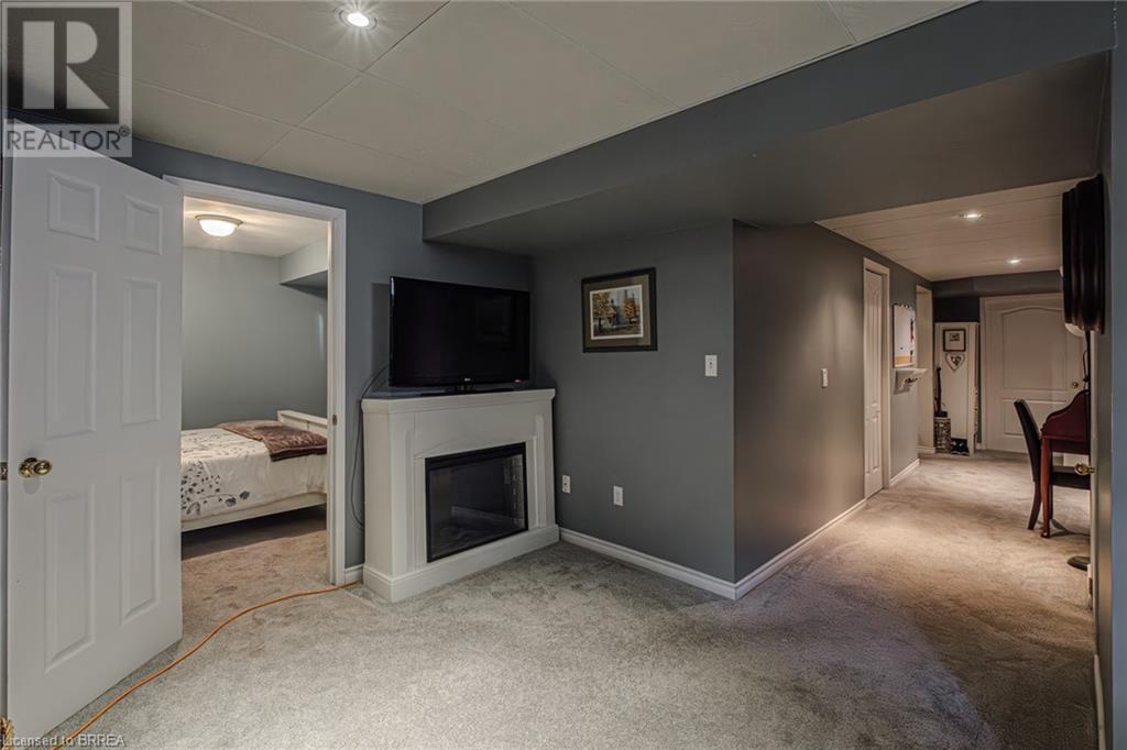 32 Avedisian Street, Brantford, Ontario  N3T 0B6 - Photo 17 - 40630410