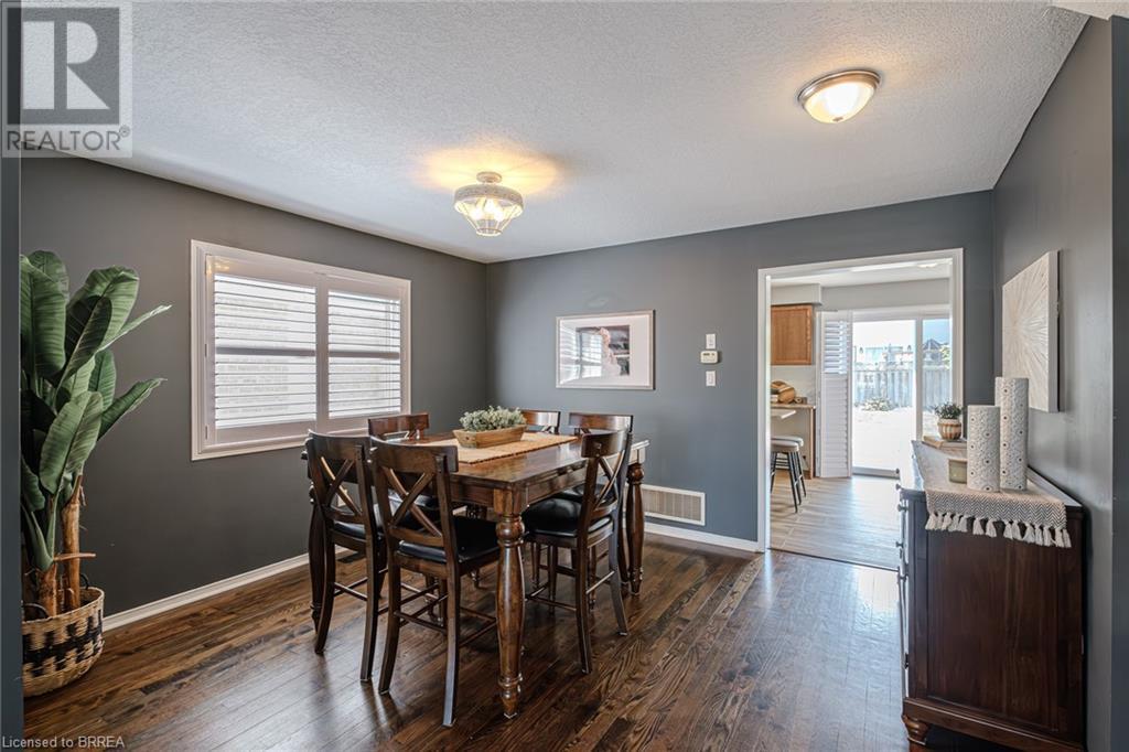 32 Avedisian Street, Brantford, Ontario  N3T 0B6 - Photo 5 - 40630410