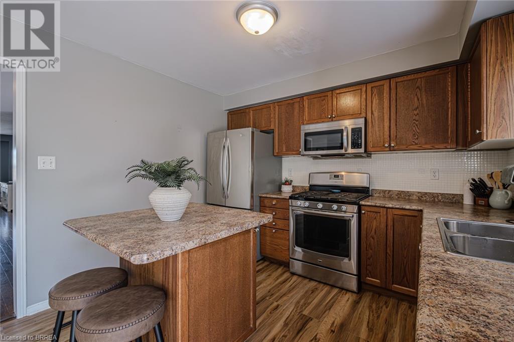 32 Avedisian Street, Brantford, Ontario  N3T 0B6 - Photo 9 - 40630410